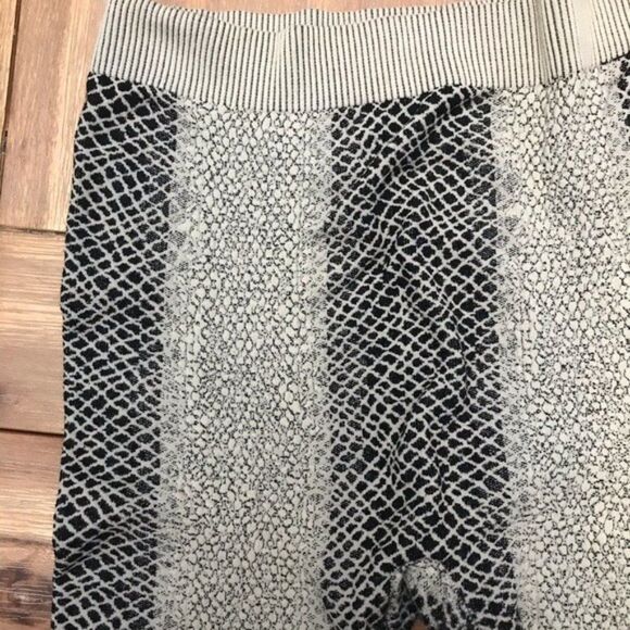 Bundle of Leggings - SkinnyTees, Xhiliration - Picture 3 of 5